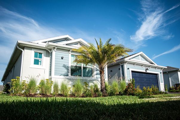 Attached, Exterior, Facade, American Craftsman