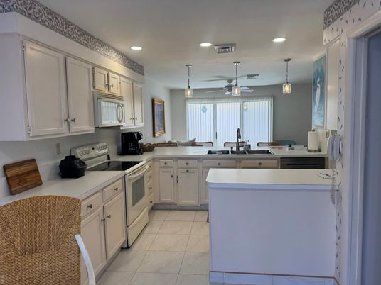 Dining room, Interior, Kitchen, Pendant Lights, Recessed Lighting