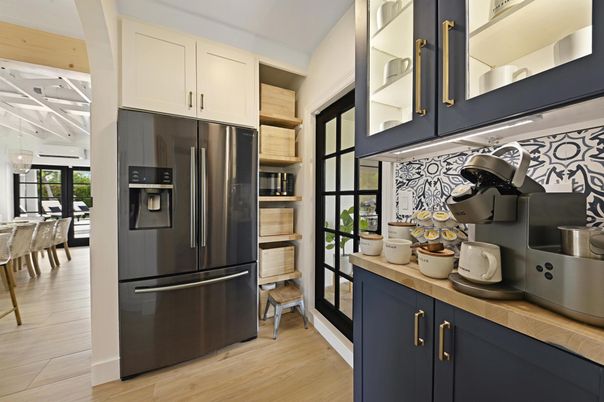 Dining room, Interior, Kitchen, Stainless Steel Appliances, Wood Texture Flooring