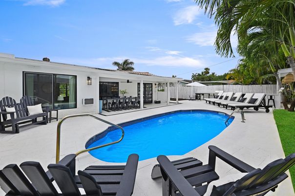 Exterior, Pool