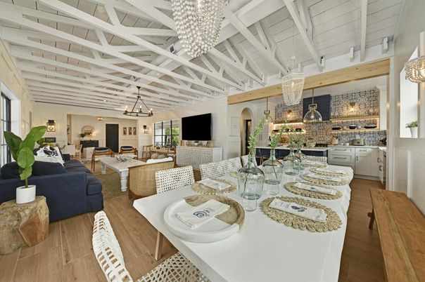 Chandelier, Dining room, Interior, Kitchen, Living room, Pendant Lights, Wood Texture Flooring