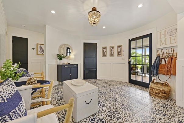 Dining room, Interior, Recessed Lighting