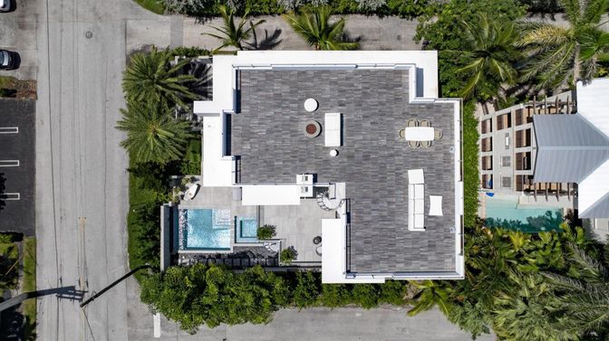 Exterior, Drone