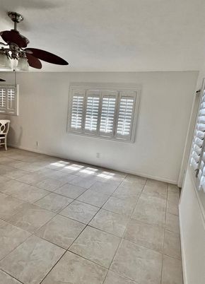 Empty room, Interior