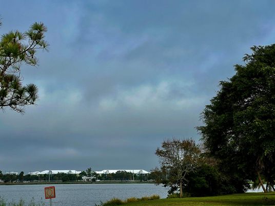 Exterior, Lake