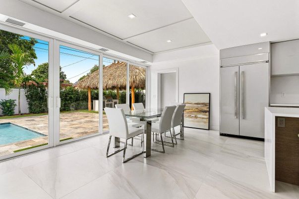 Dining room, Interior, Recessed Lighting