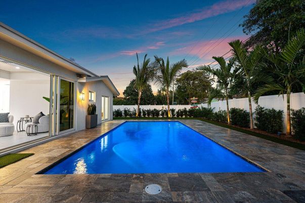 Exterior, Pool