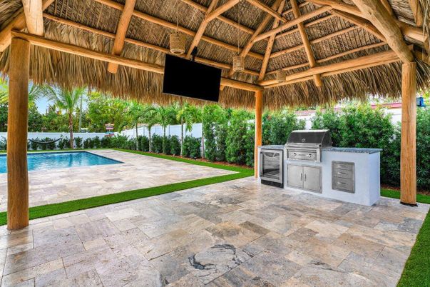 Exterior, Pool