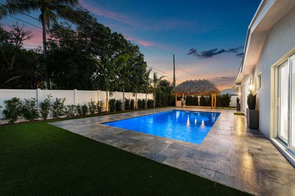 Exterior, Pool