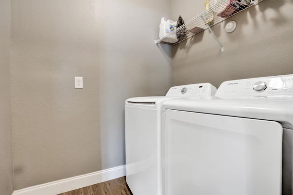 Interior, Washer, Wood Texture Flooring
