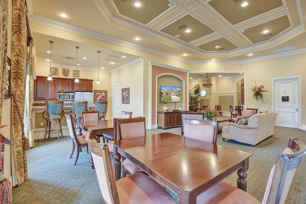 Dining room, Interior, Kitchen, Living room, Pendant Lights, Recessed Lighting, Stainless Steel Appliances