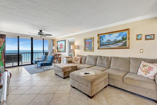 Interior, Living room, Water