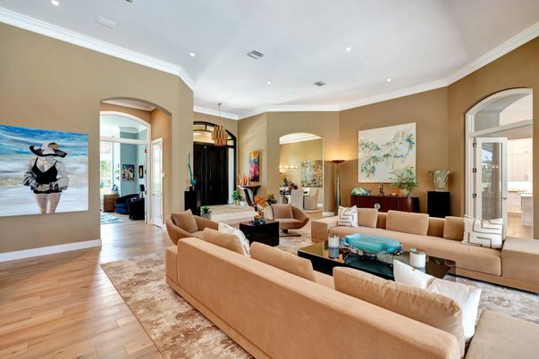 Interior, Living room, Pendant Lights, Recessed Lighting, Wood Texture Flooring