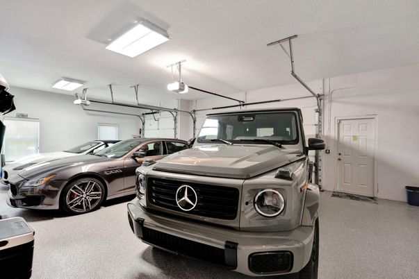 Garage, Interior