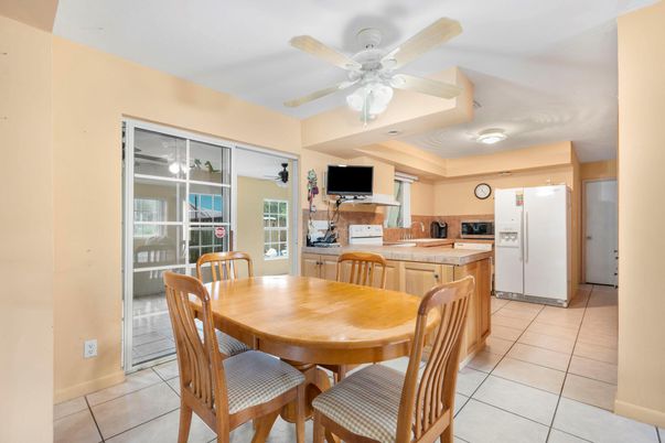 Dining room, Interior, Kitchen