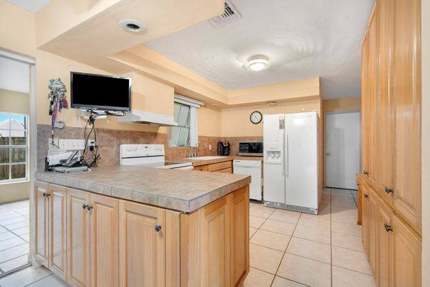 Interior, Kitchen, Recessed Lighting, Tile Countertops