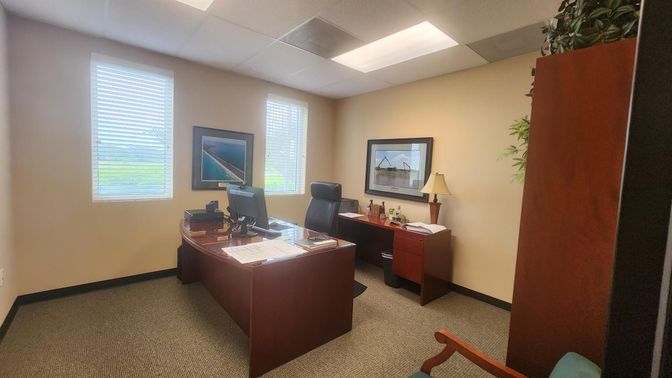Home Office, Interior