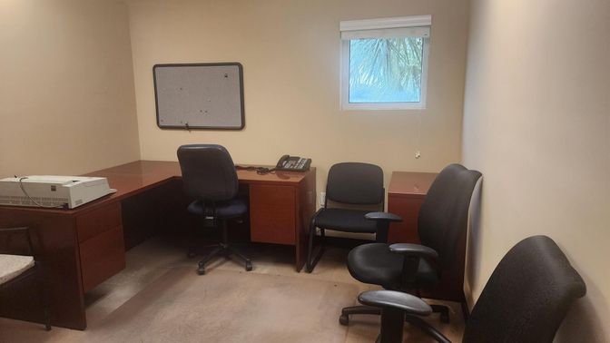 Home Office, Interior