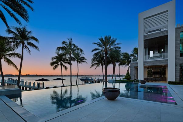 Exterior, Pool, Water