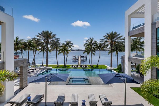 Exterior, Pool, Water