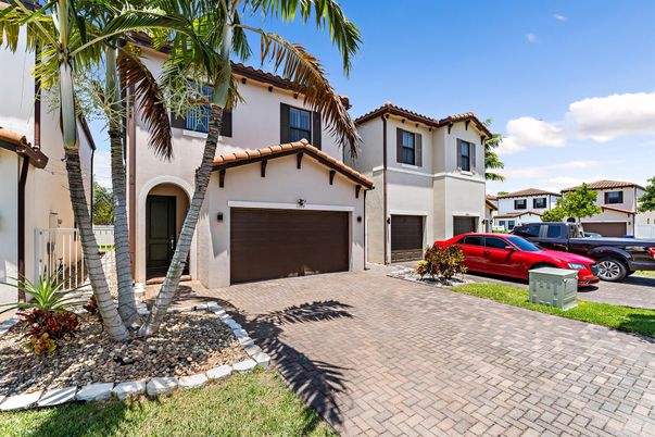 Attached, Exterior, Facade, Spanish Mediterranean