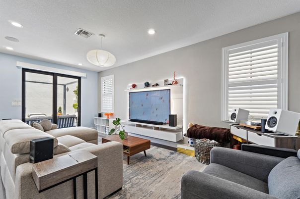 Interior, Living room, Pendant Lights, Recessed Lighting