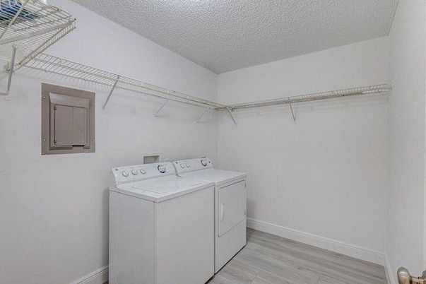 Interior, Utility Closets, Washer, Wood Texture Flooring