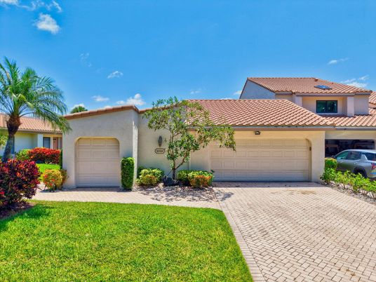 Attached, Exterior, Facade, Spanish Mediterranean