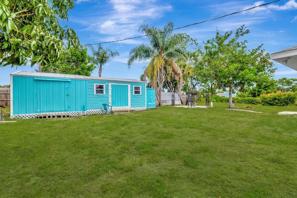 Backyard, Exterior