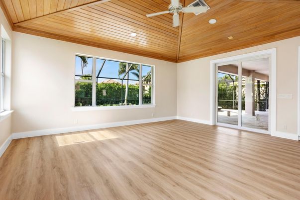Empty room, Interior, Recessed Lighting, Wooden Ceilings, Wood Texture Flooring