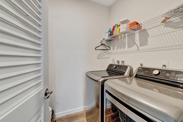 Interior, Washer, Wood Texture Flooring