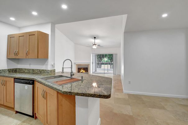 Fireplace, Interior, Kitchen, Recessed Lighting