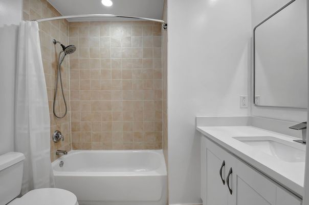 Bathroom, Interior, Recessed Lighting