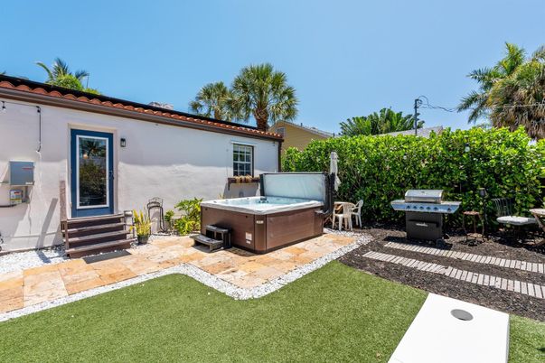 Exterior, Hot Tub