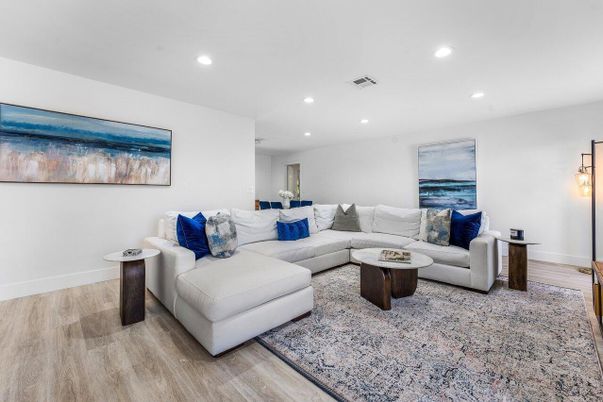 Interior, Living room, Recessed Lighting, Wood Texture Flooring