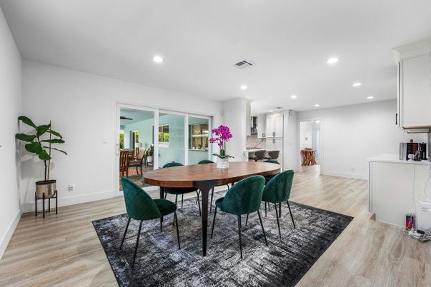 Dining room, Interior, Kitchen, Recessed Lighting, Wood Texture Flooring
