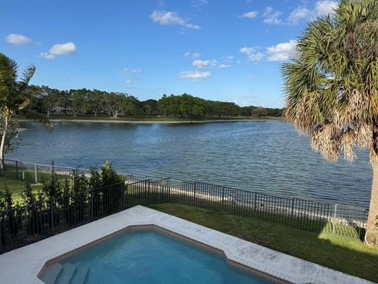 Exterior, Pool, Water