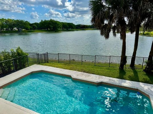 Exterior, Pool, Water