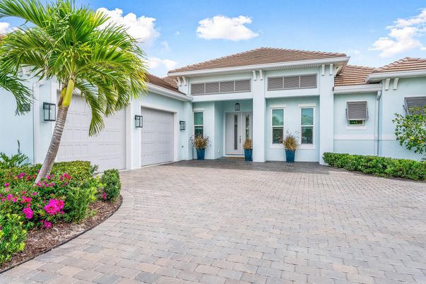 Attached, Exterior, Facade, Mediterranean