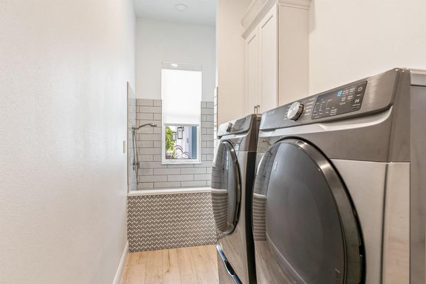 Interior, Washer, Wood Texture Flooring