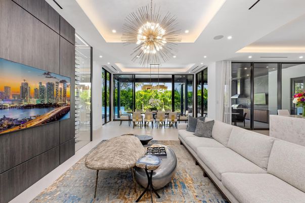 Dining room, Interior, Living room, Pendant Lights, Recessed Lighting