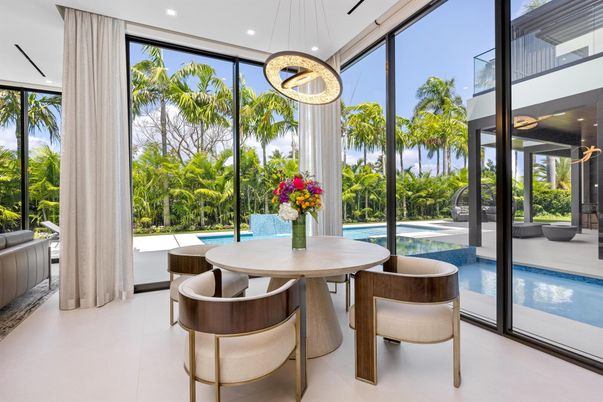 Dining room, Interior, Pendant Lights, Recessed Lighting
