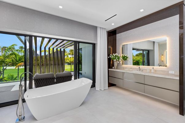 Bathroom, Dual Sink Vanities, Free Standing Baths, Interior, Recessed Lighting