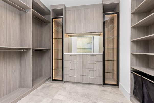 Interior, Walk-in Closets