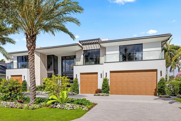 Attached, Exterior, Facade, Modern