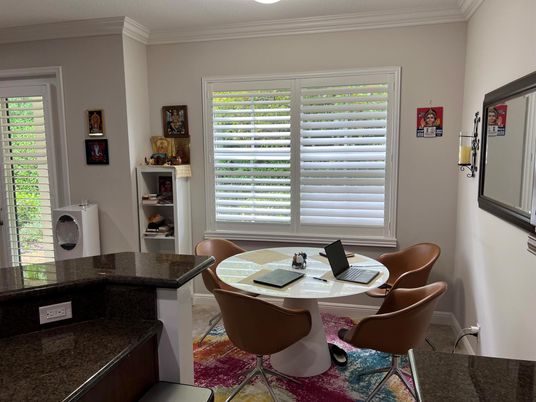 Home Office, Interior