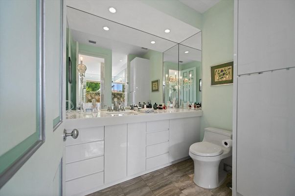 Bathroom, Interior, Recessed Lighting