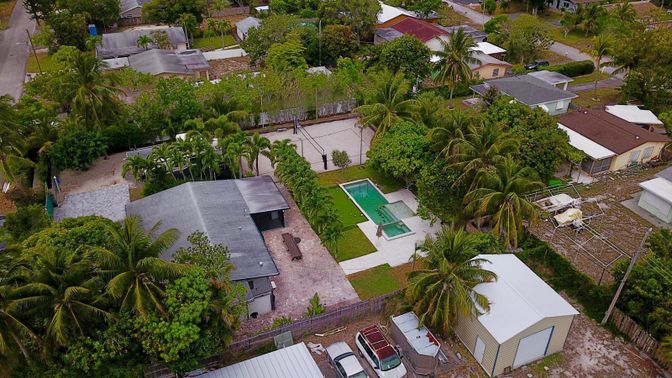 Exterior, Drone
