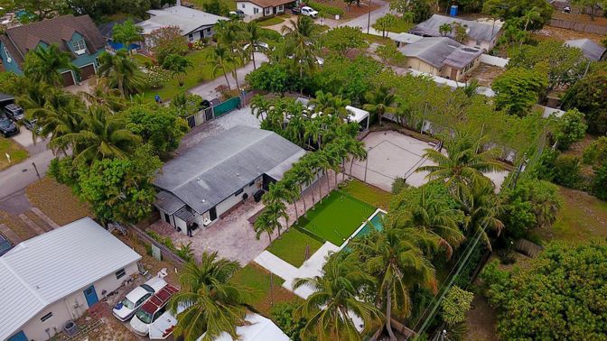 Exterior, Drone