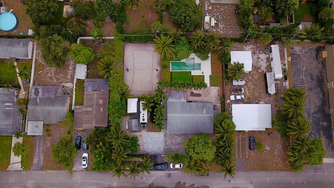 Exterior, Drone
